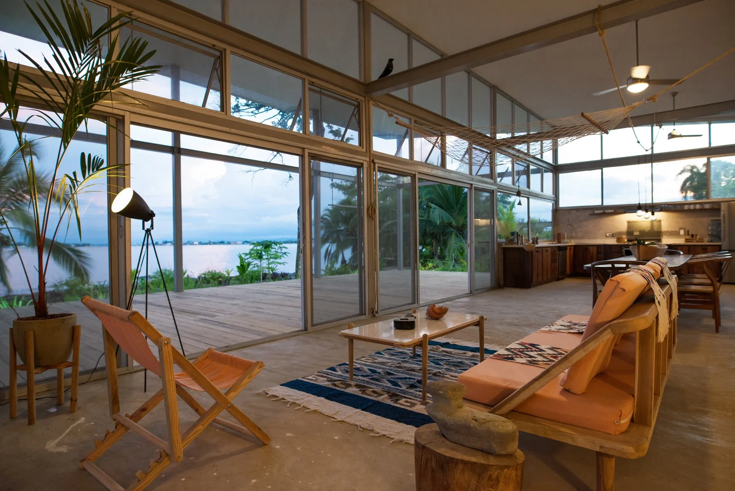 Casa Comunal interior